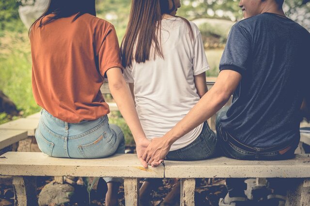 ママ友大炎上！SNSで純愛を語る…不倫「匂わせ女」の末路