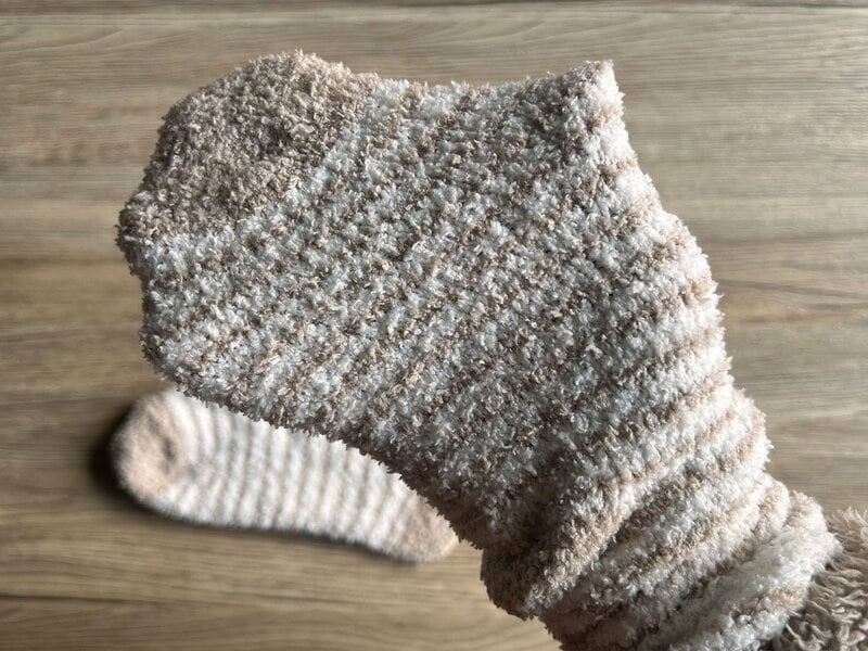 【ダイソー】ルームソックス(レディース、パステルボーダー)筆者撮影写真