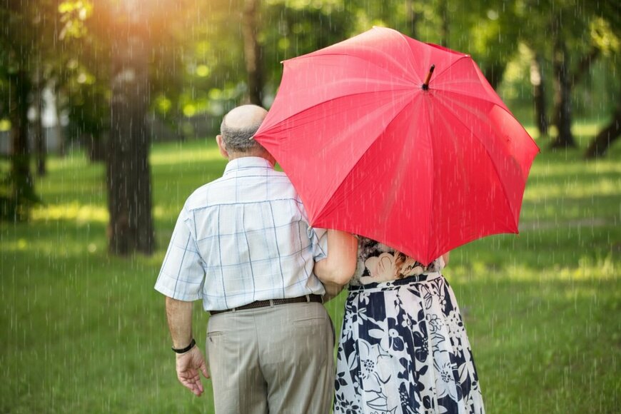 20歳～70歳以上「平均貯蓄額」はいくら？国民負担率が年々重くなる日本で資産形成をする重要性