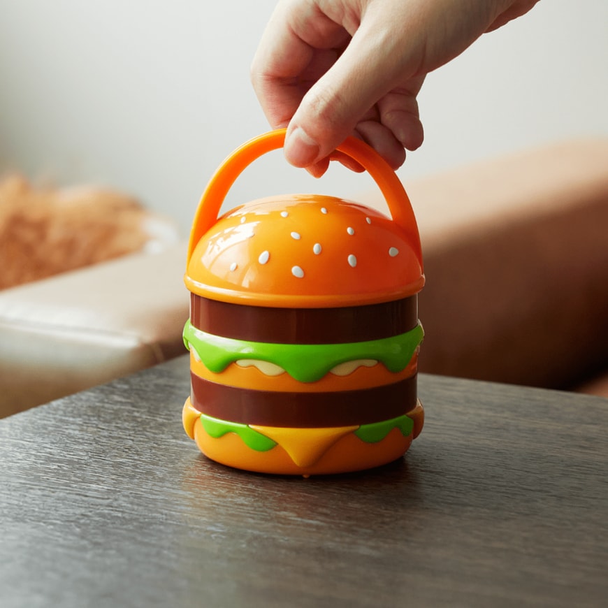 画像出所：日本マクドナルド株式会社「大人気の『マクドナルドの福袋(R)2025』！今年の注目は初登場の『ビッグマックランタン』！12月2日(月)より公式アプリで事前抽選販売受付開始！」Digital PR Platform