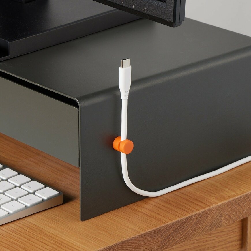 出所：無印良品公式　マグネットケーブルホルダー