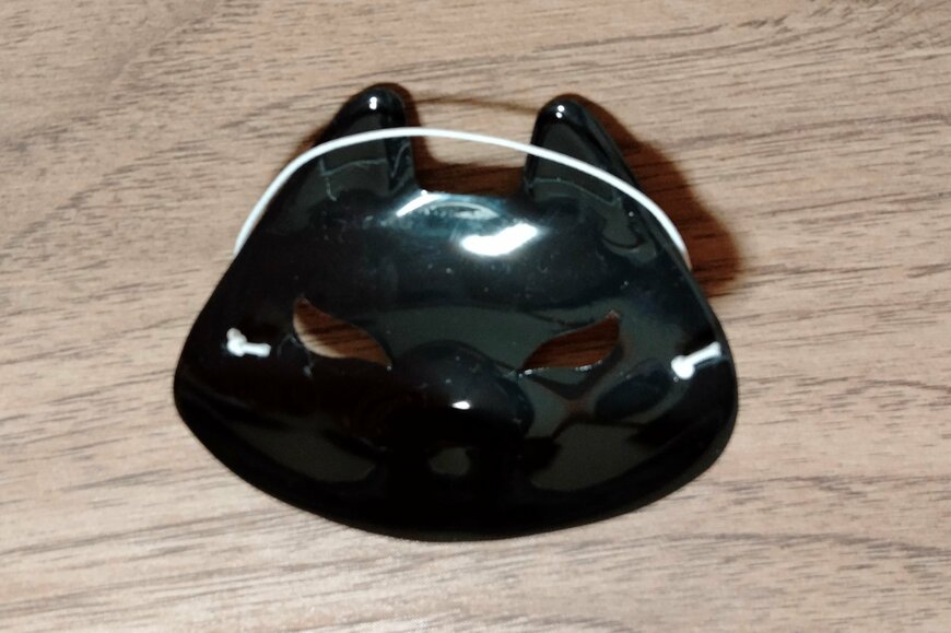 筆者撮影（セリア、ぬい用狐面 ヲタコレ）