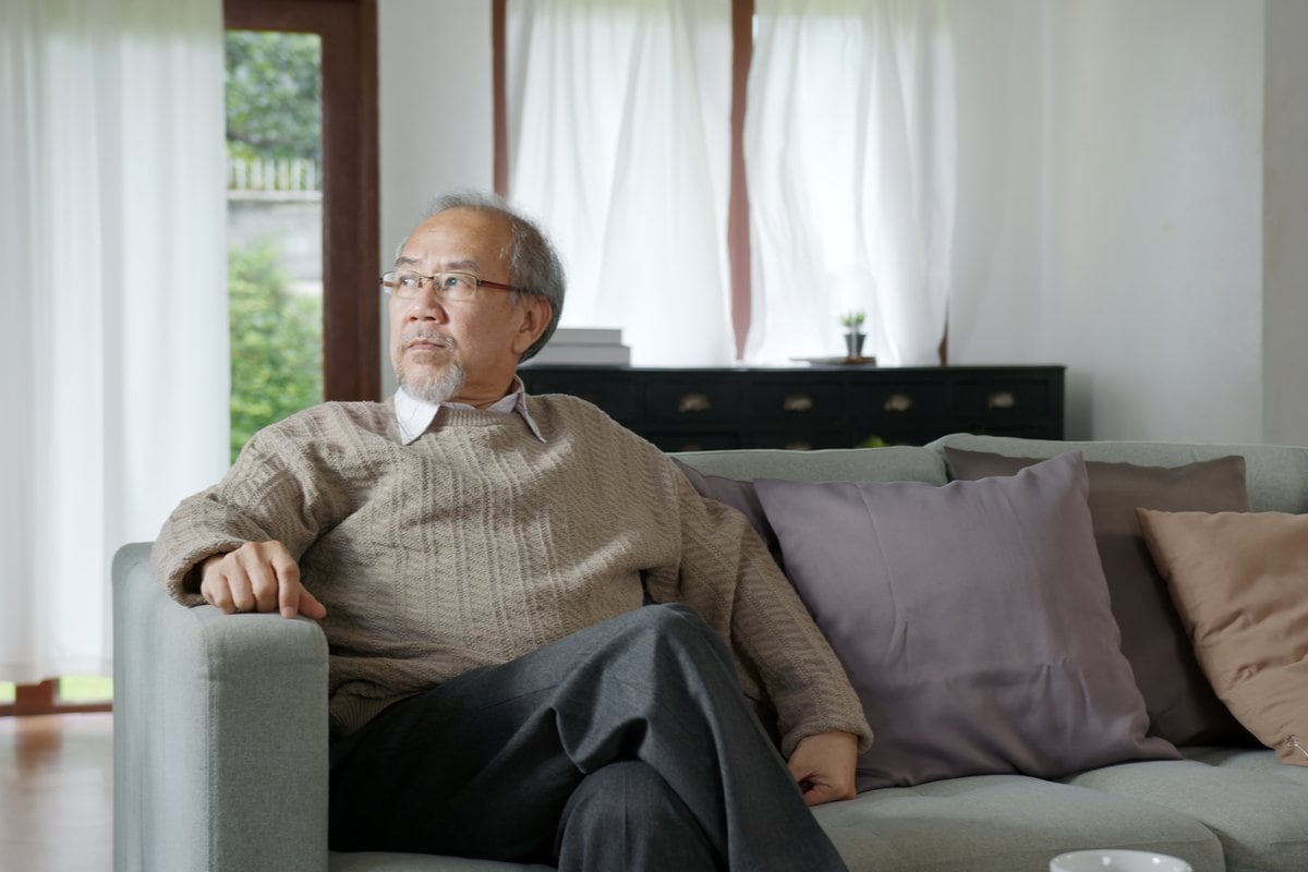  60 歳以上の人で IPTU を支払っている人はいますか?