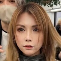 「これまでブリーチ禁止だった」女性がハイライト×レイヤーで大胆イメチェン！透明感のある仕上がりに「かわいい」と歓喜