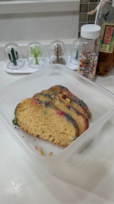 カットされたケーキ