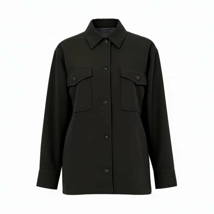 襟はレギュラーカラーできちんと感も演出できます