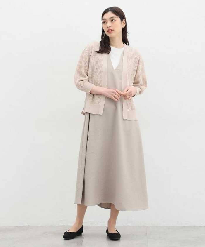 麻調素材なので、春から夏にかけてぴったりのワンピース