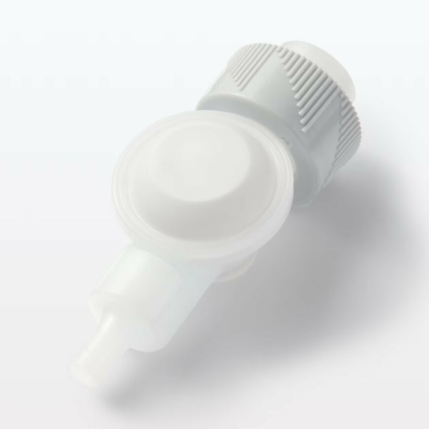 出所：無印良品公式　詰替えパウチ用吊り下げノズル