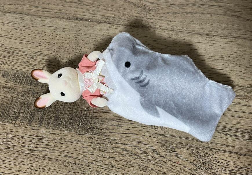 セリア、ぬい用食べられサメ ぬい活筆者撮影写真