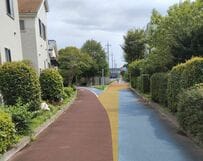 東京府中市にある3色の歩道を見てみると…鉄道好きなら思わず反応する道に「廃線跡かな」「懐かしい道」