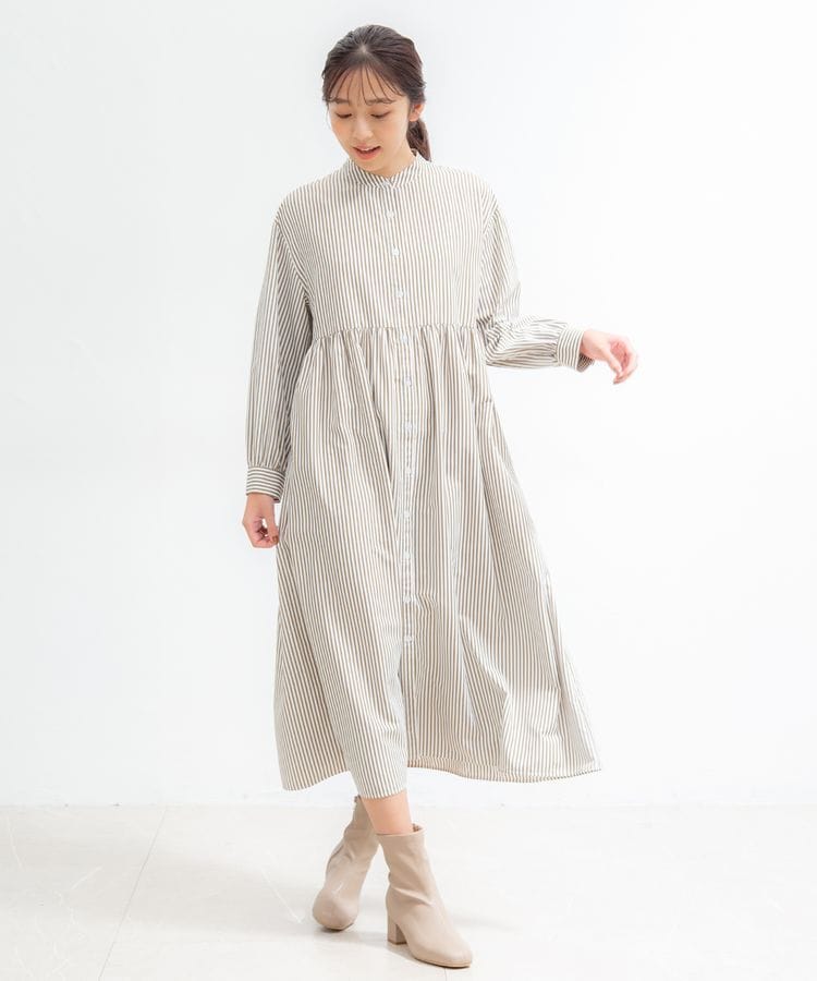 出所：Honeys Online Store バンドカラーワンピース