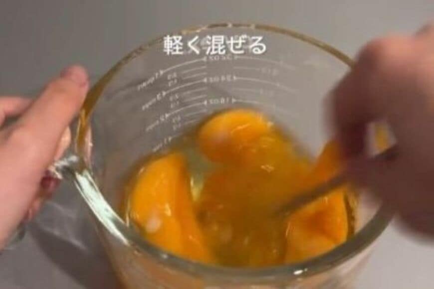 【1食110円】節約上手な「27歳女性会社員」が作る天津飯弁当がたまらない…　とろとろの手作り餡やカニカマ入りの卵がおいしそう