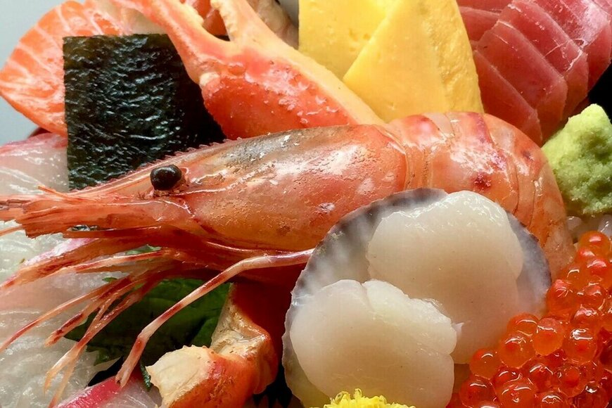 おいしそうな海鮮丼に違和感→よく見ると驚きの事実に「思わず箸持った」「よだれが出る」