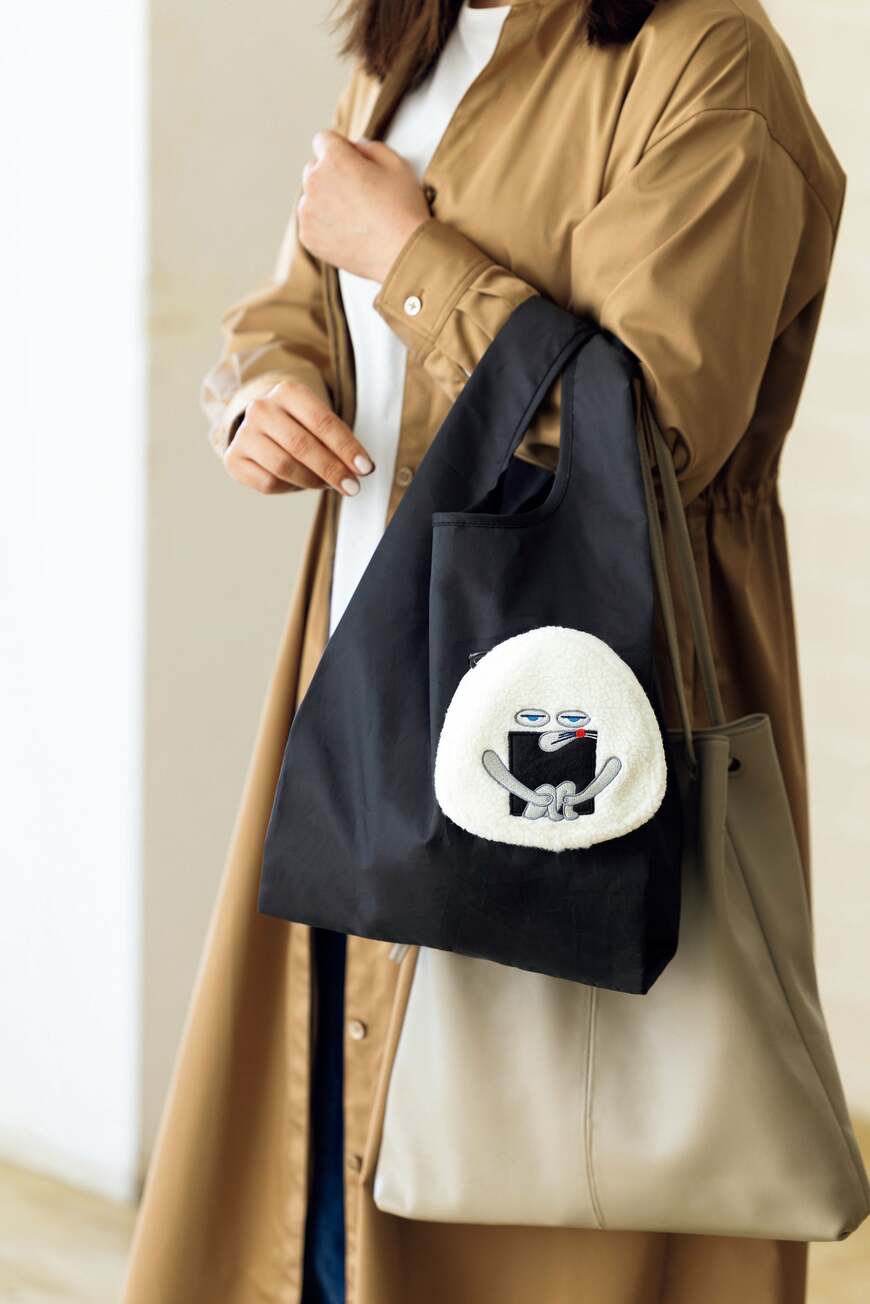 出所：株式会社KADOKAWA　特別付録「ぬいぐるみチャームになる パンどろぼう おにぎりぼうやエコバッグ」