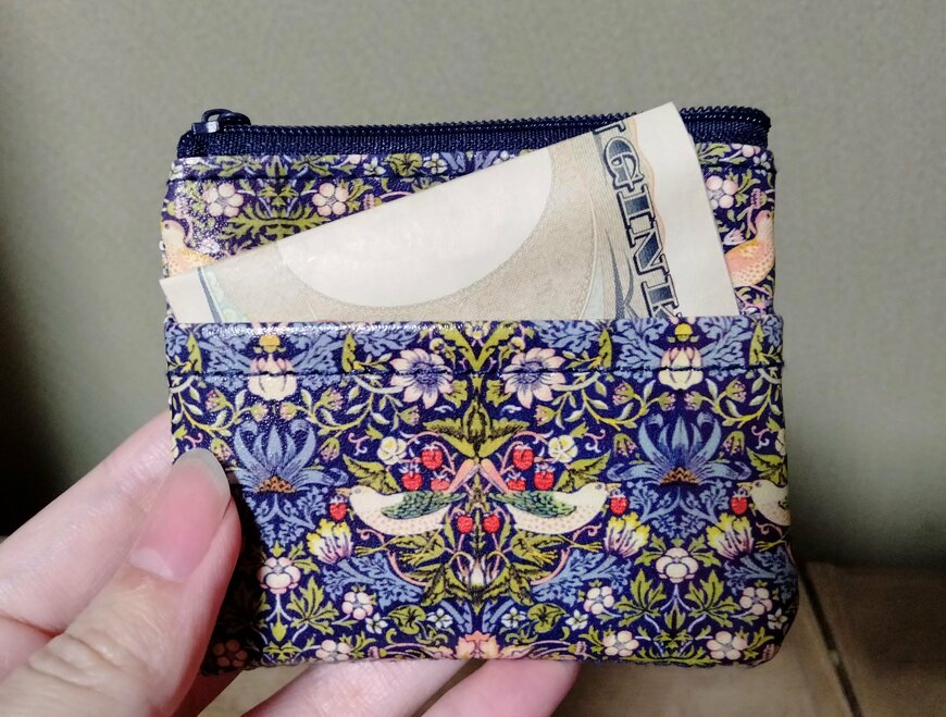 筆者撮影（セリア、コインケース ウィリアム・モリス）