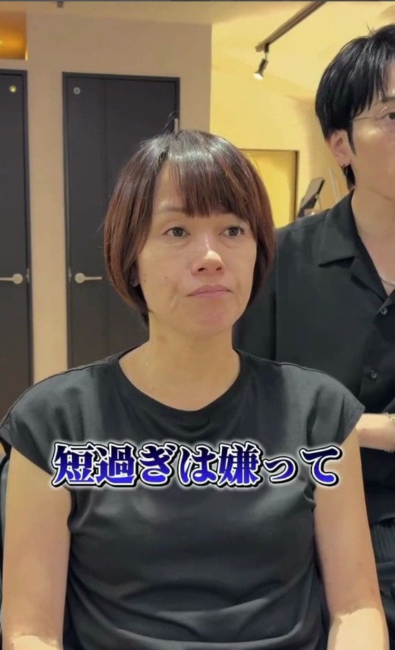 「勝手に切られた事があって」ヘアカットで苦い経験を持つ女性が、マンツーマンの美容師に託した耳掛けショート