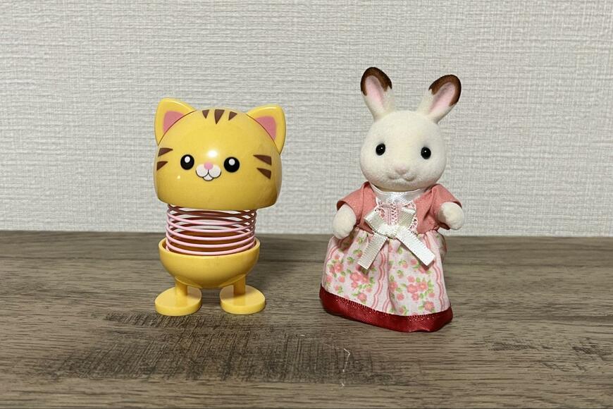 ダイソー、ゆらゆら動物置物(ねこ)画像