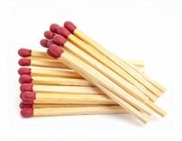 「スゴい！」折った国産マッチに水を垂らすと→“意外な現象”に目が奪われる