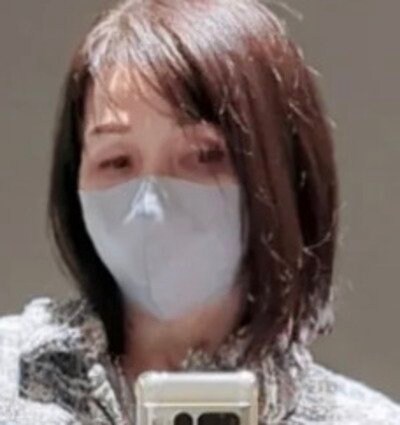 【65歳マダム】”ツイードジャケット×ワイドパンツ”で大人カジュアルコーデ！「かっこいい」「高級感があって素敵」の声！スワロフスキーのボタン付け替えも素敵