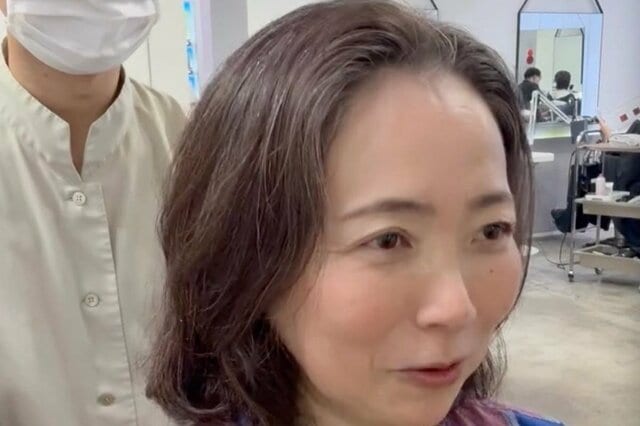 「美容師さんに反対されて…」前髪を作ったことがない女性→ふんわりショートでイメチェン大成功