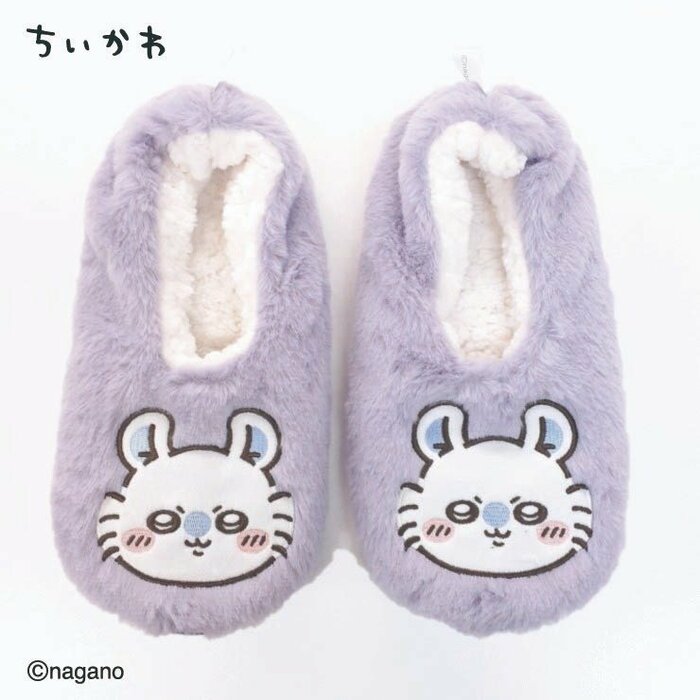 やわらかなパープルの生地にモモンガの顔が映えるデザイン