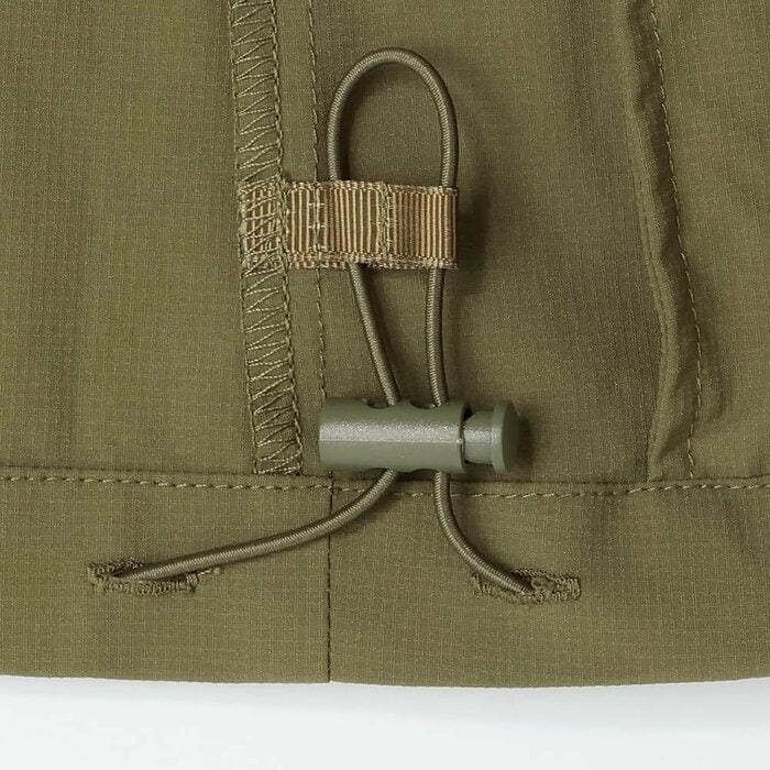 裾部分の両サイドには内側にドローコードが付いています