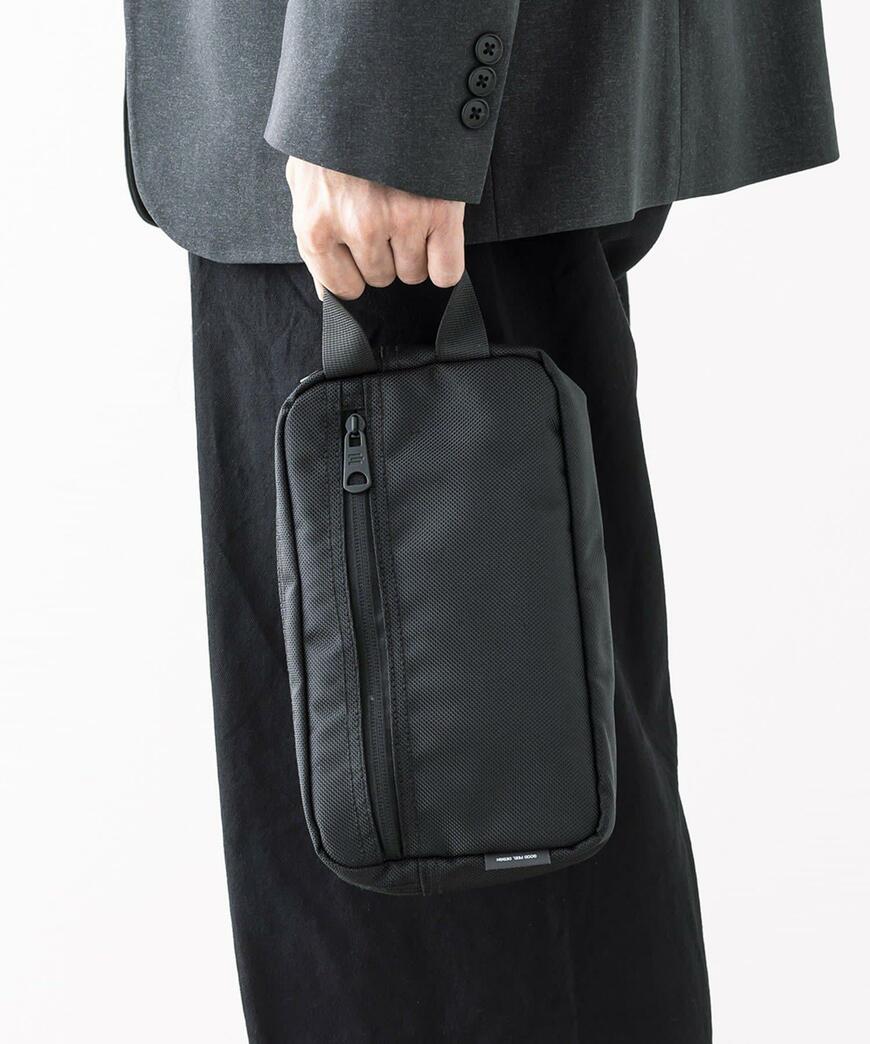 出所：パルグループ公式ファッション通販サイト 3COINS ガジェットポーチ