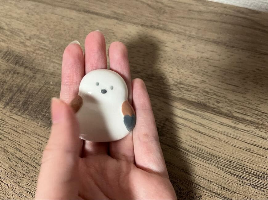 キャンドゥ、陶器箸置き ふわふわシマエナガ画像