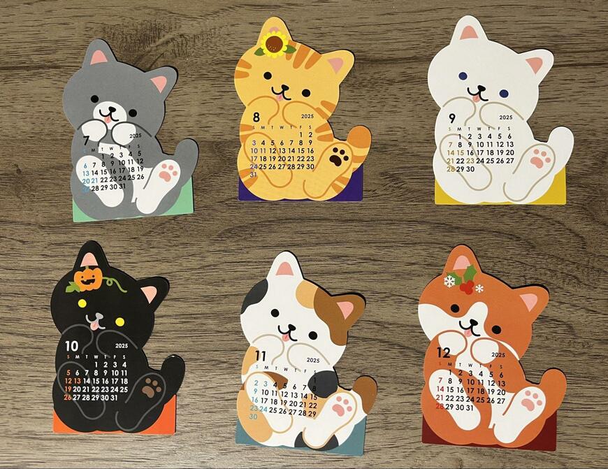 ダイソー、アニマルダイカットカレンダー(ねこ)画像