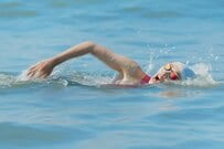 防衛大で実施する遠泳訓練中の「おやつタイム」　過酷な補給方法に「鍛え方がちがう」