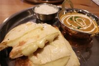 インド料理店で「カレー」をテイクアウトしたら…　容器に書かれていた「謎の言葉」に思わずほっこり