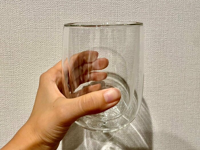 サイズは、縦が約10.5cm、横約8.6cmです