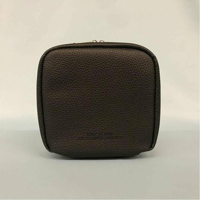 キャンドゥ　LH8　スクエアポーチBK