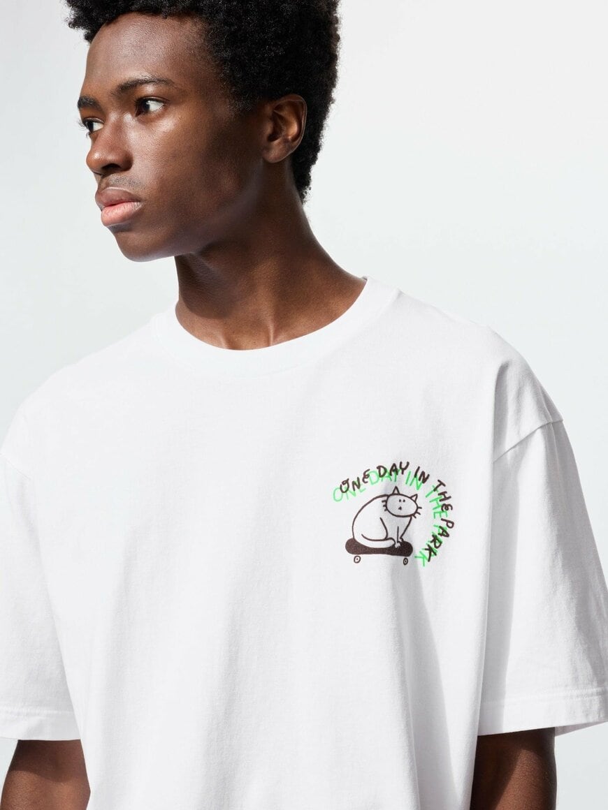 出所：ユニクロ公式　長場雄 UT／リラックスフィット