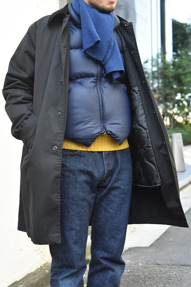 最近は営業中も店内の換気をしているため、ダウンベストは屋内でも重宝しているそう。他には〈モンベル〉のインナーダウンなども愛用中。