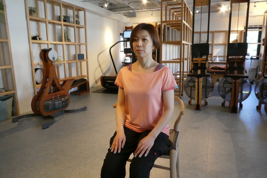 ①鼻から息をできるだけ吐きます。