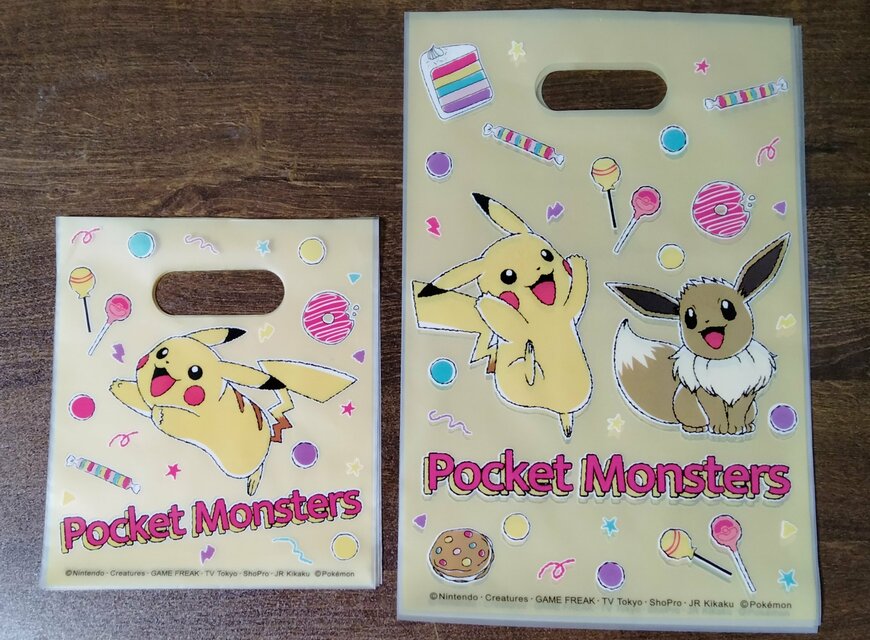 筆者撮影（ダイソー、Pocket Monsters ハンディバッグSサイズ・ダイソー、Pocket Monsters ハンディバッグMサイズ）