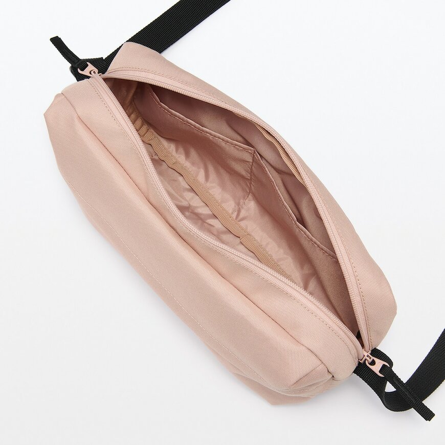 出所：無印良品ネットストア ウエストポーチにもなる　撥水　ショルダーバッグ