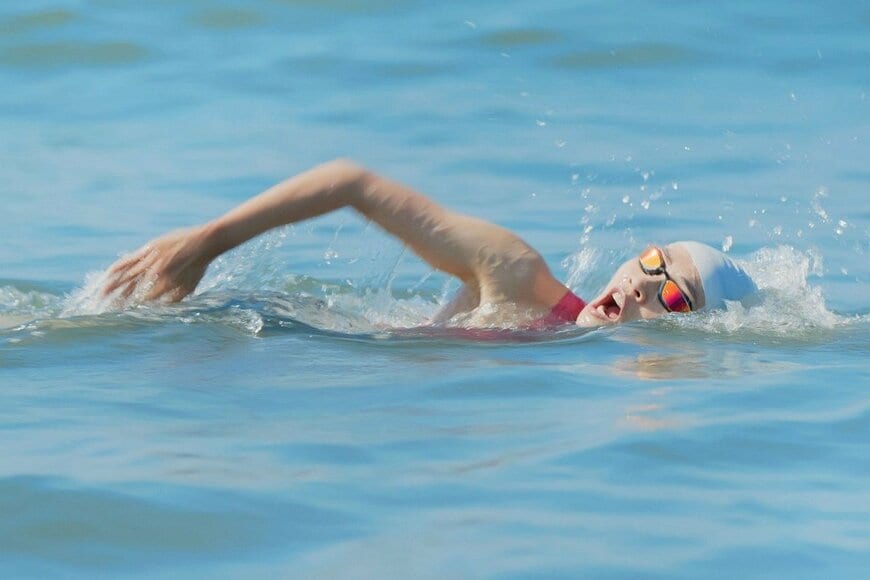 防衛大で実施する遠泳訓練中の「おやつタイム」　過酷な補給方法に「鍛え方がちがう」