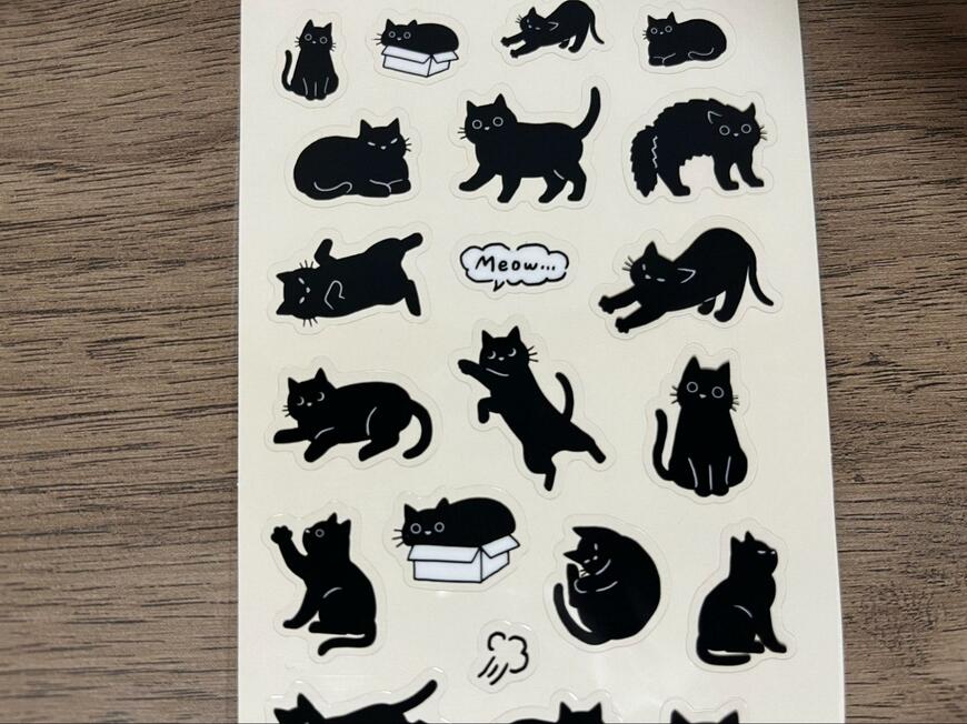 筆者撮影(ダイソー、シートステッカー(猫文具、黒猫))