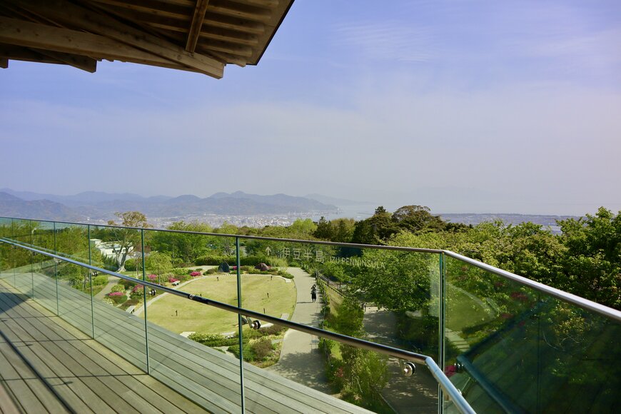 画像出所：3階の展望フロア 伊豆半島方面（筆者撮影）