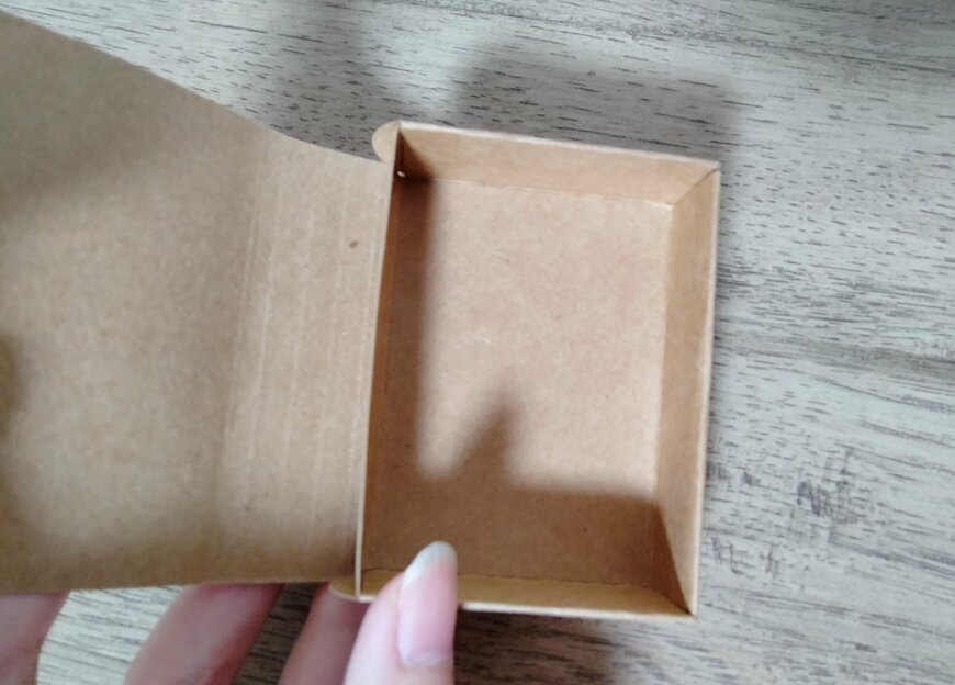 筆者撮影（セリア、ギフトボックス ブック型）