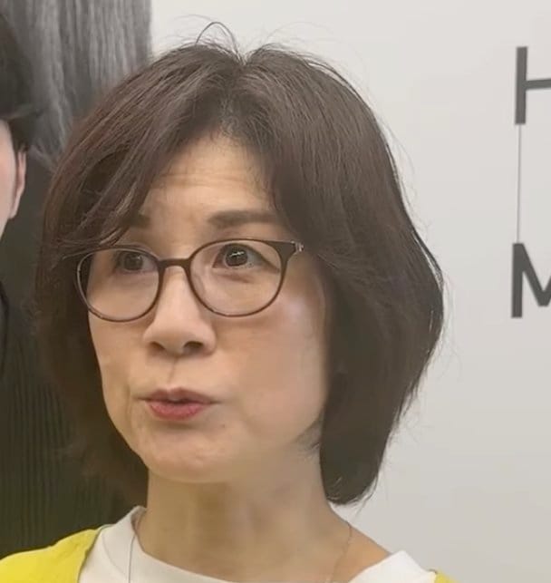 【大変身】「襟足にピタッと」「横の毛がハネて気になる」女性がプロの手で美シルエットに！笑顔あふれる