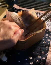 朝5時27分からキッチンに。50代母が子どもに作る愛情たっぷりの「オムライス弁当」が話題