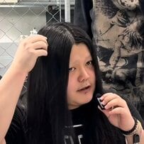 初美容院・初パーマの男性がスパイラルパーマでイメージチェンジ！「めっちゃいい感じです」と大満足