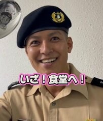 【空自の絶品カレー】「おいしすぎて語彙力を失う！？」絶景レストランで大盛完食する自衛官に反響！