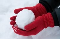 美大生が「雪で作ったもの」に思わず目を疑う　まさかの作品に「美術室にあるやつ」「溶けるところも見たい」