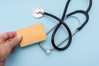 【後期高齢者医療制度】8月以降「マイナ保険証を持っていない人」はどうすればいい？《Q＆A形式》でわかりやすく解説