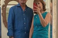 【60代夫婦】夏リンクコーデが素敵！色違いの“青”で魅せる大人のおしゃれ