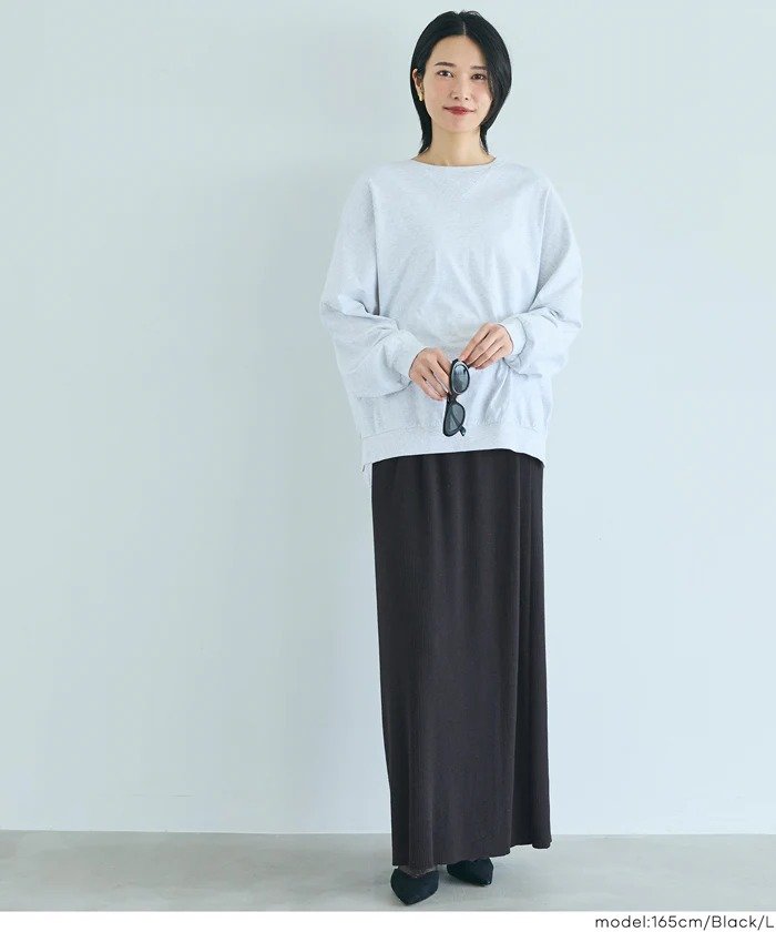 何枚あっても困らない万能カラーの「ブラック」